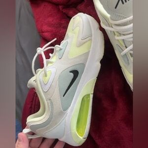 Women's air max 200 'pistachio frost'  8.5